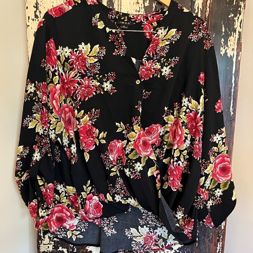 Women’s Floral Iman high/low Blouse. Size 2X. Back is longer shorter in front.